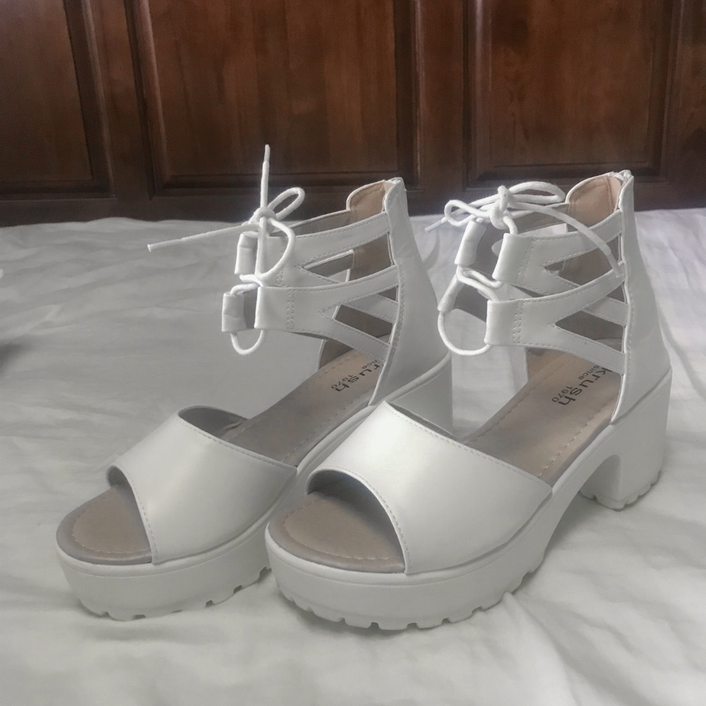White 90’s chunky heels